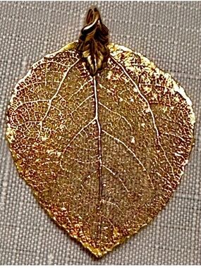 ✨🍃 Tiny Leaf, Major Golden Goddess Energy 🍃✨